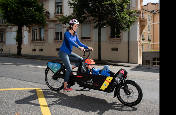 Photo d’un vélo cargo en ville